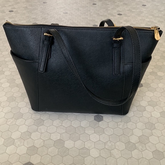 Black Michael Kohrs Purse - Picture 4 of 6